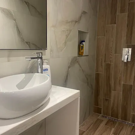 Le Petite - Enjoy Travel Apartamento Tirana