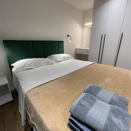 Le Petite - Enjoy Travel Apartman Tirana