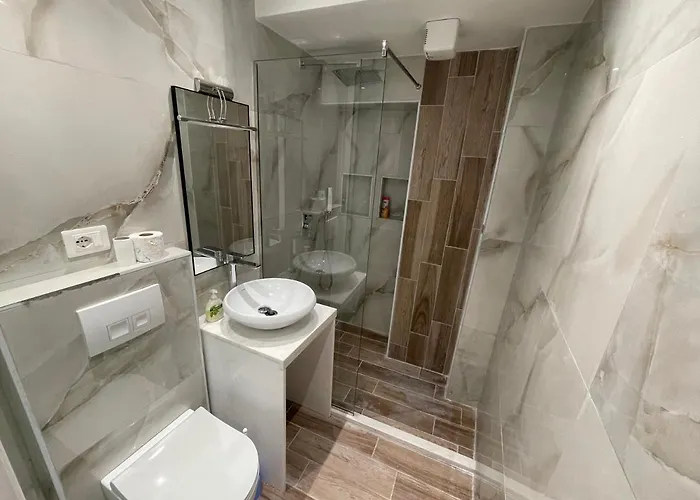 Le Petite - Enjoy Travel